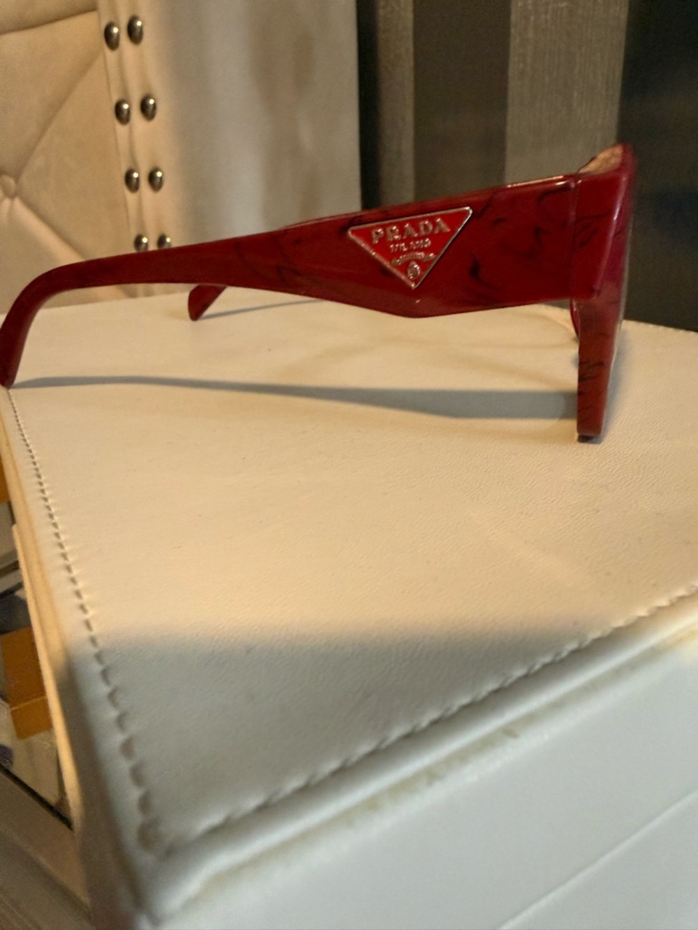 Prada Red Tortoiseshell Temple Logo Sunglasses - Picture 2 of 3